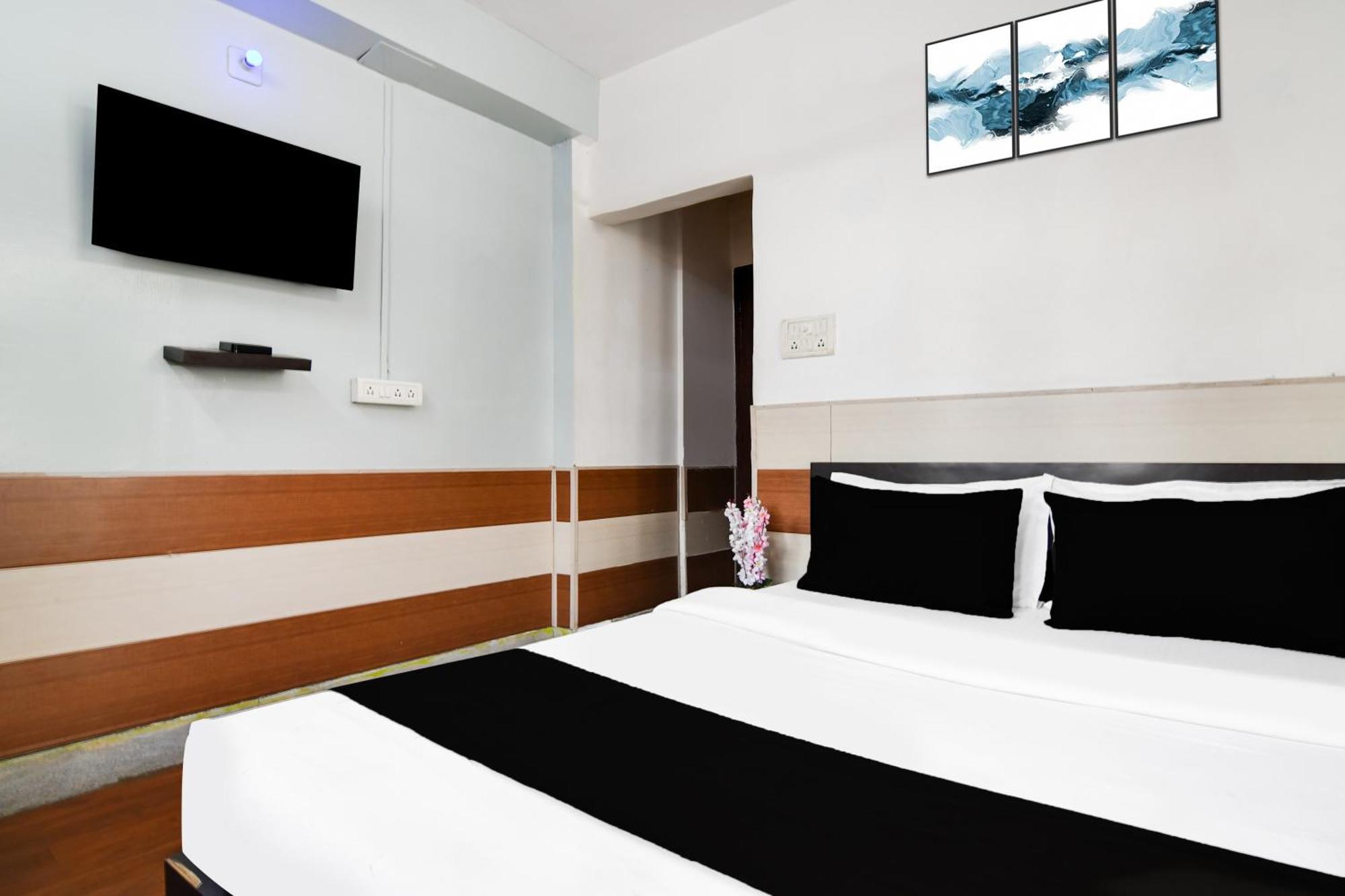 Hotel O Biswa Bangla Sarani Kolkata Bagian luar foto